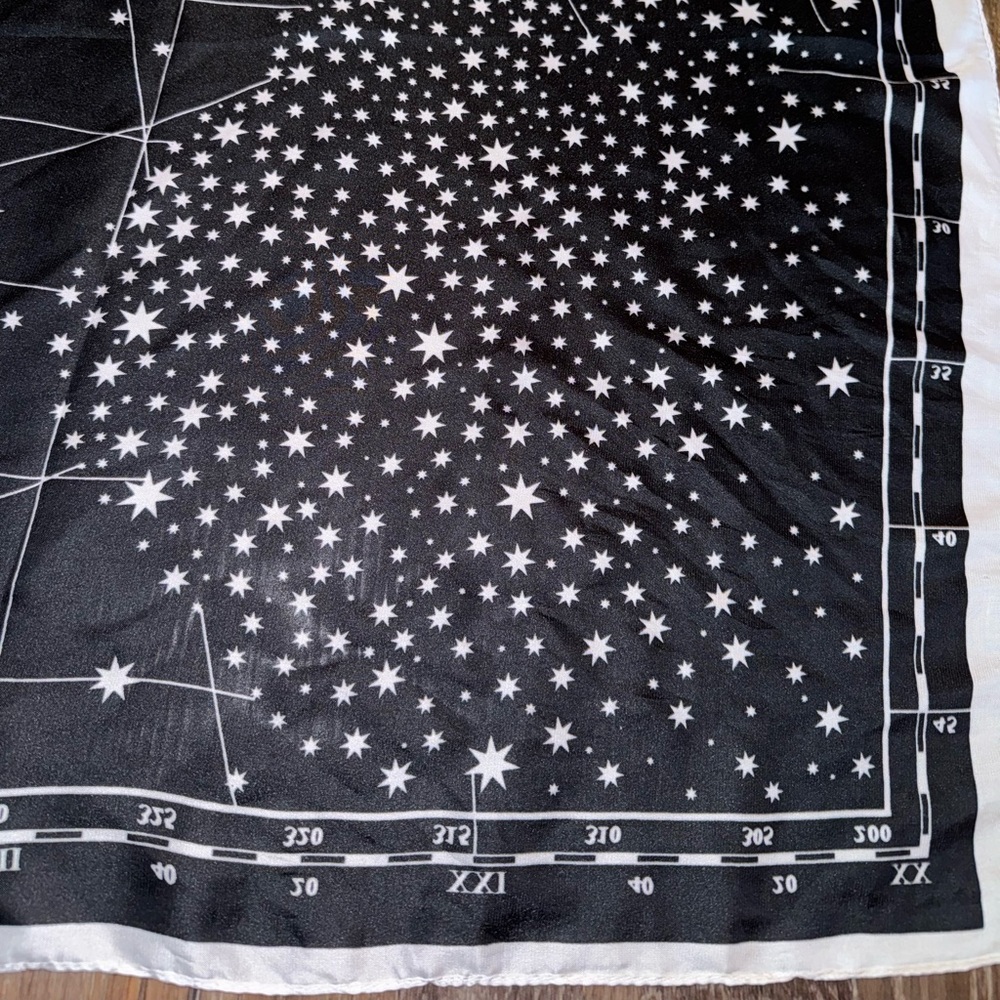 Headscarf - Picture 3 of 4